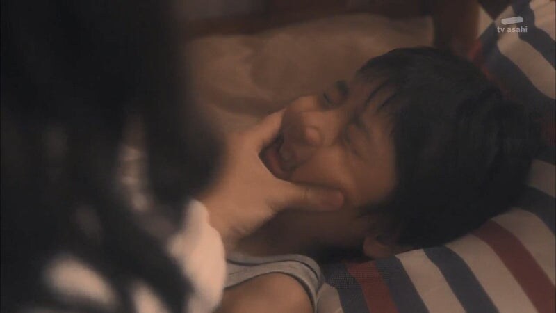 갓 입싸한 가정부를 모욕하는 고용주의 남매_35.jpg