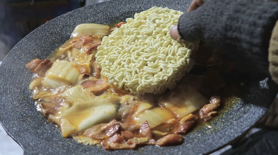 캠핑 요리 좀 먹을 줄 아는 외국인 형님_24.jpg