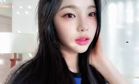 이번에 데뷔한 sm신인 하투하 이안 너무예쁘네.._1.jpg