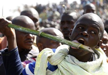 "민주주의는 인민의 피를 먹고 자라는 법일세"_1.png