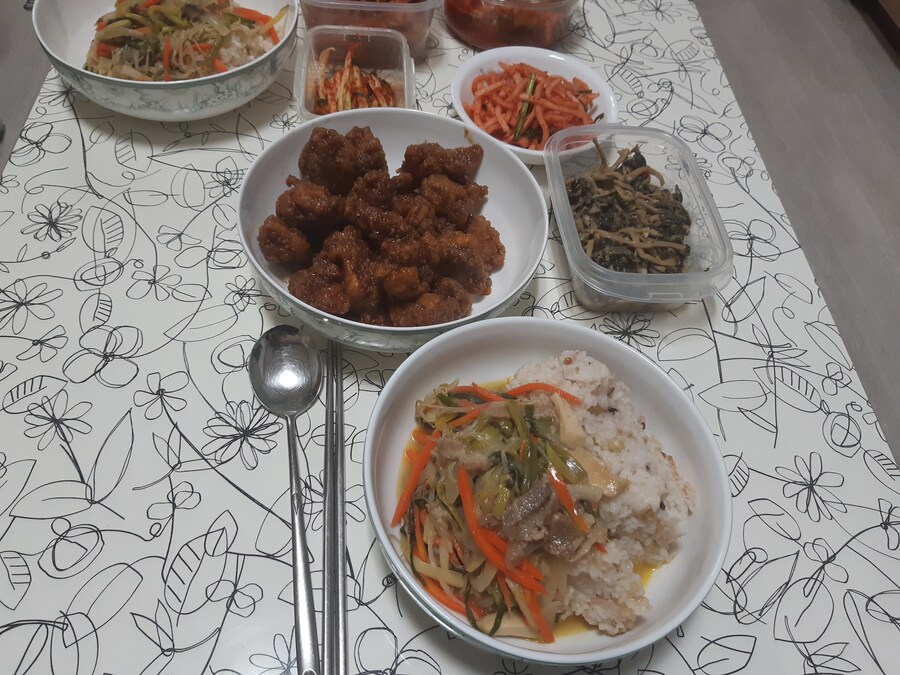 고추잡채덮밥 (3월 29일)_1.jpg