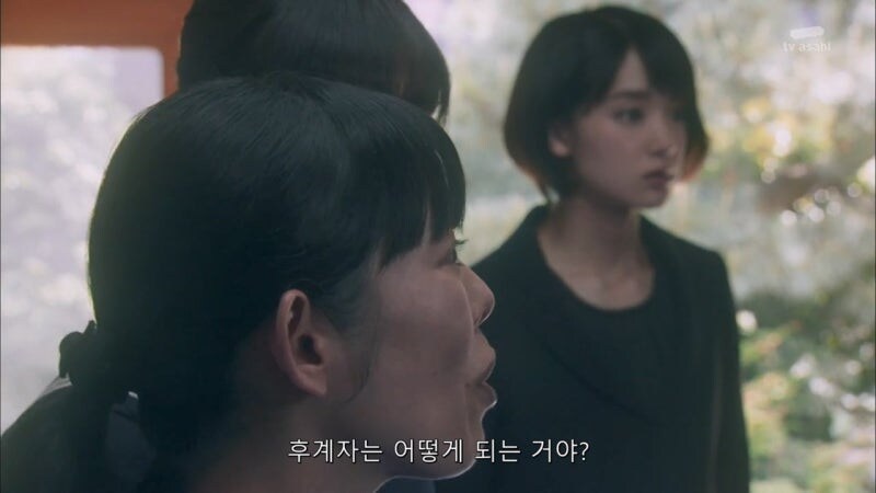 어머니 장례식을 치루는데 어머니가 살아돌아왔다_8.jpg