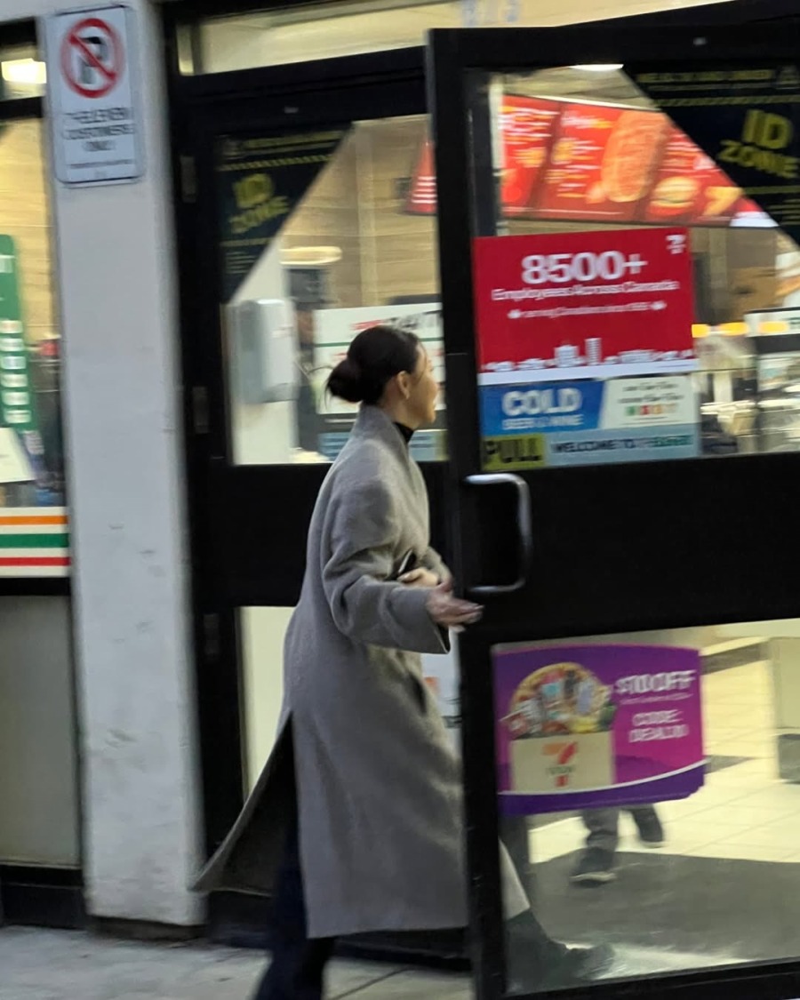 250403.화사.인스타그램 07.jpg