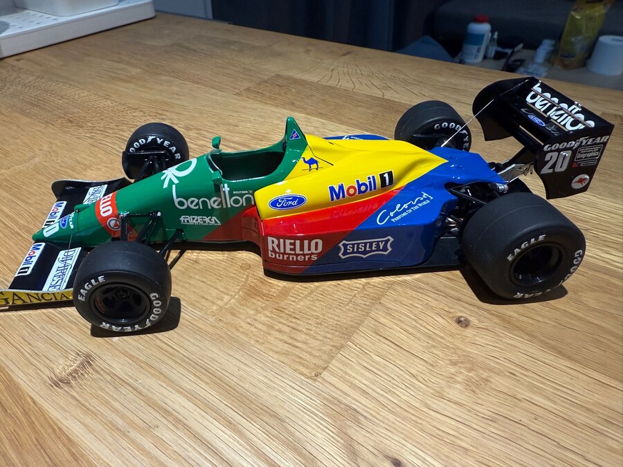[TAMIYA] 1/20 Benetton Ford B188_21.jpg
