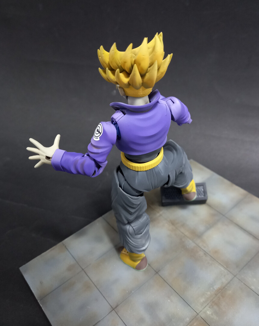 가수가 되고픈 드래곤볼 초싸이언 트랭크스_12.jpg