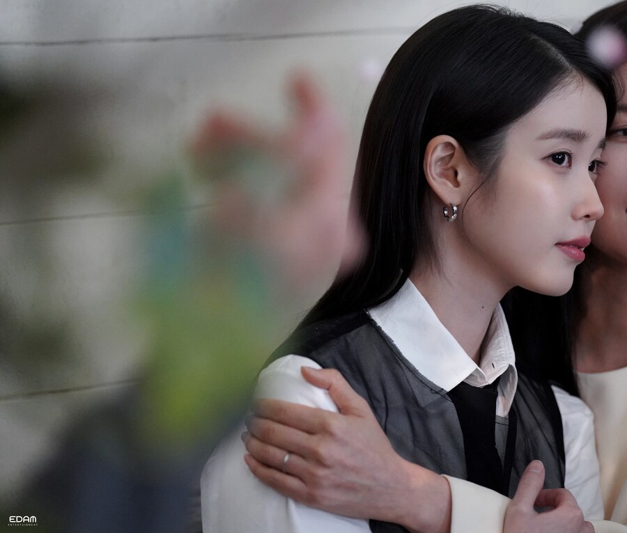 [EDAM] Whoever, Whenever, Wherever 아이유를 사랑하자_10.jpg