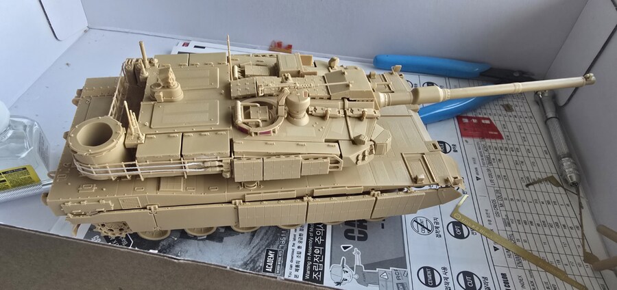 아카데미과학)K-2 흑표 프라모델 5일차_2.jpg