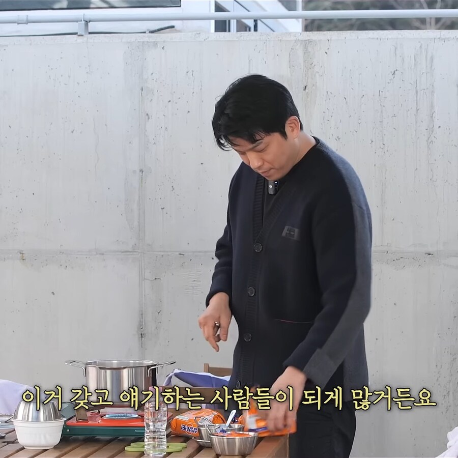 라면 끓일때 스프 먼저 넣냐 면 먼저 넣냐?_6.jpg