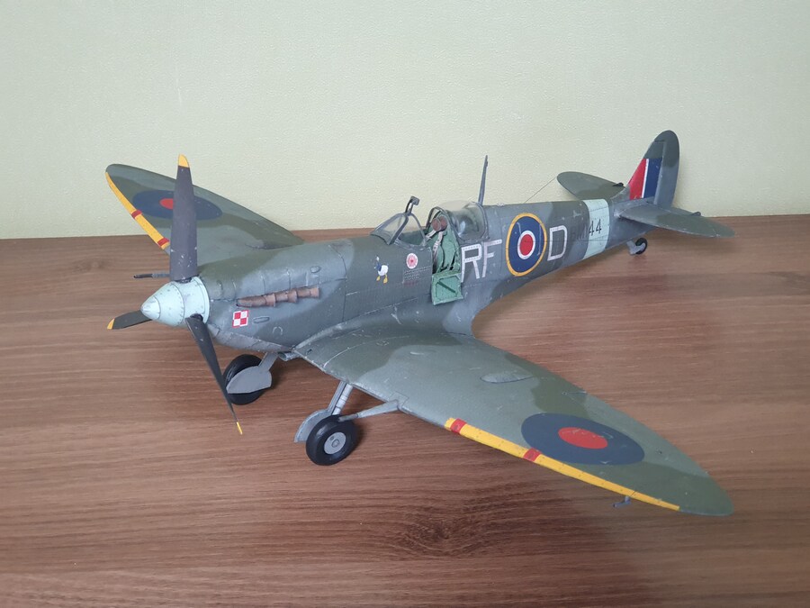 스핏파이어 Vb 1/33_2.jpg