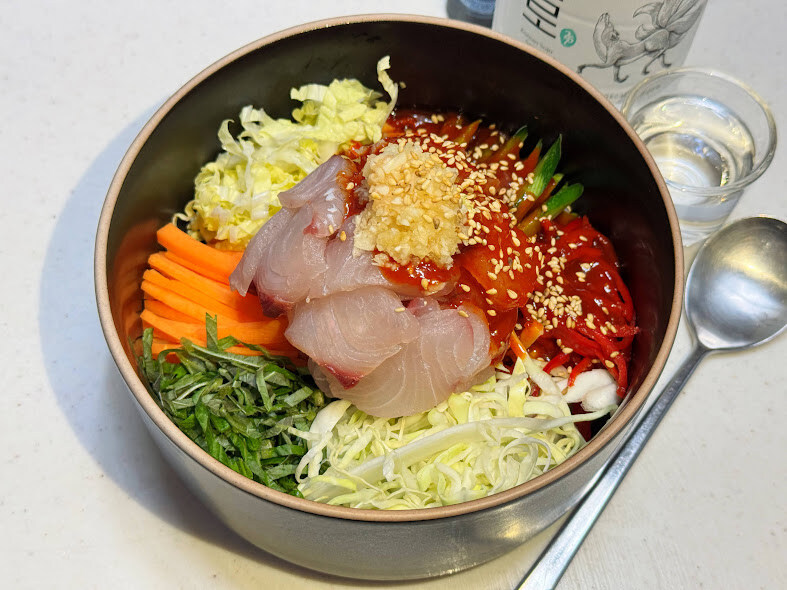 부시리 회덮밥_1.jpg