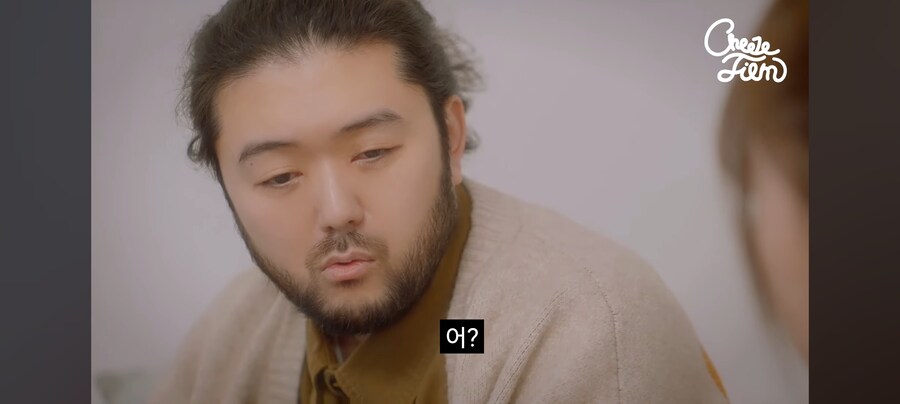 예쁜 여고생이 털보 아저씨 집에 찾아온 이유_42.jpg