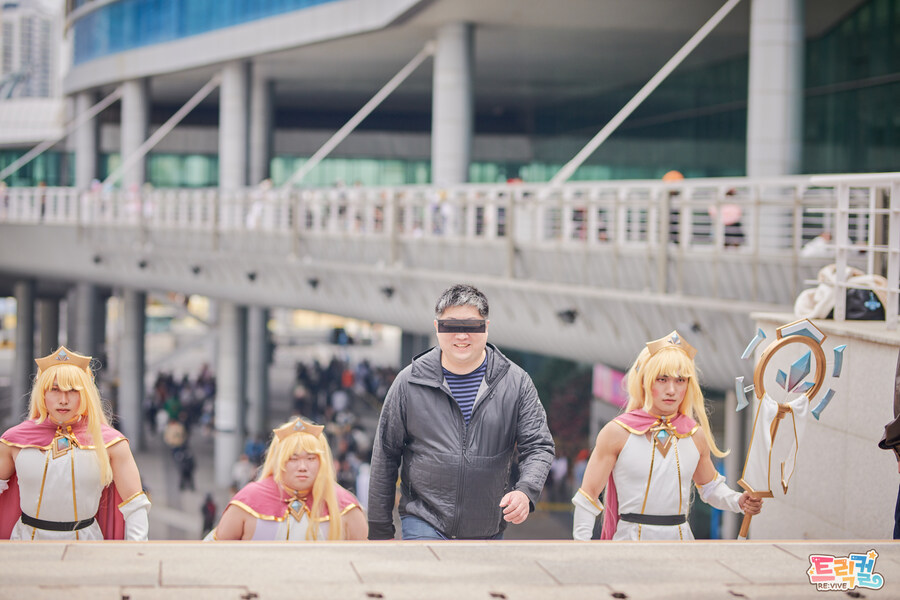 [트릭컬] 대표님 X 에르핀들의 코믹월드 나들이_1.jpg