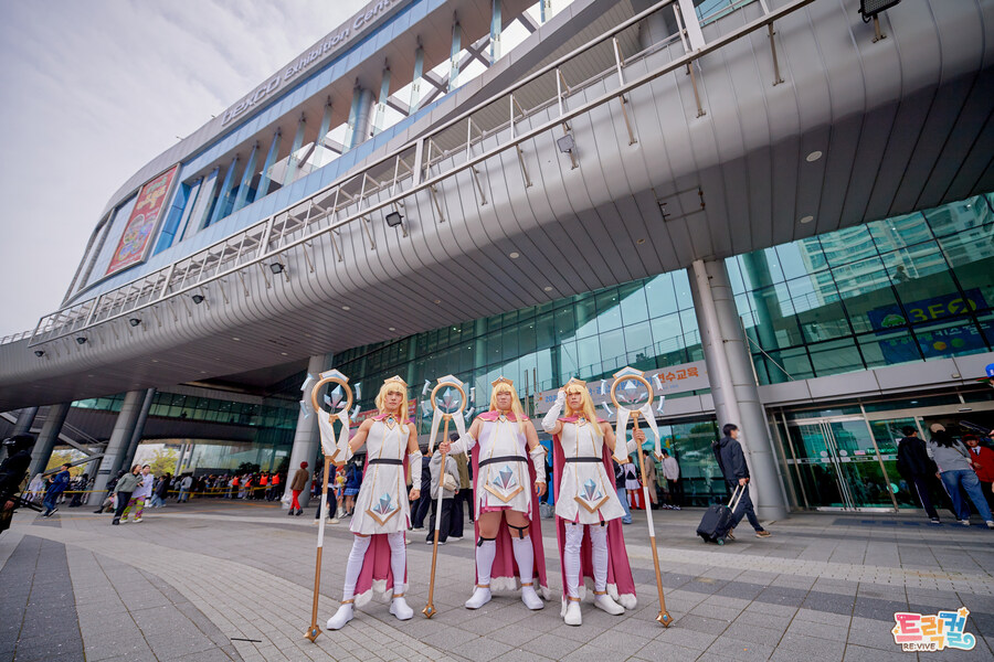 [트릭컬] 대표님 X 에르핀들의 코믹월드 나들이_3.jpg