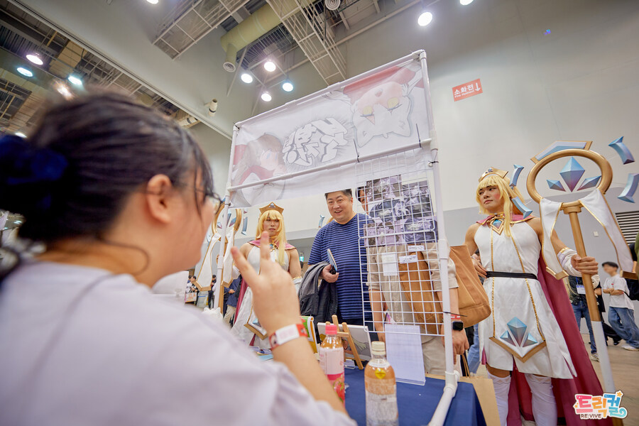 [트릭컬] 대표님 X 에르핀들의 코믹월드 나들이_14.jpg