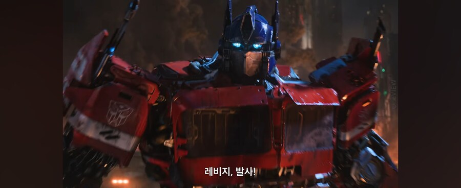 트포)적들에게 둘러싸인 옵티머스가 그곳에서 탈출한 방법_12.jpg