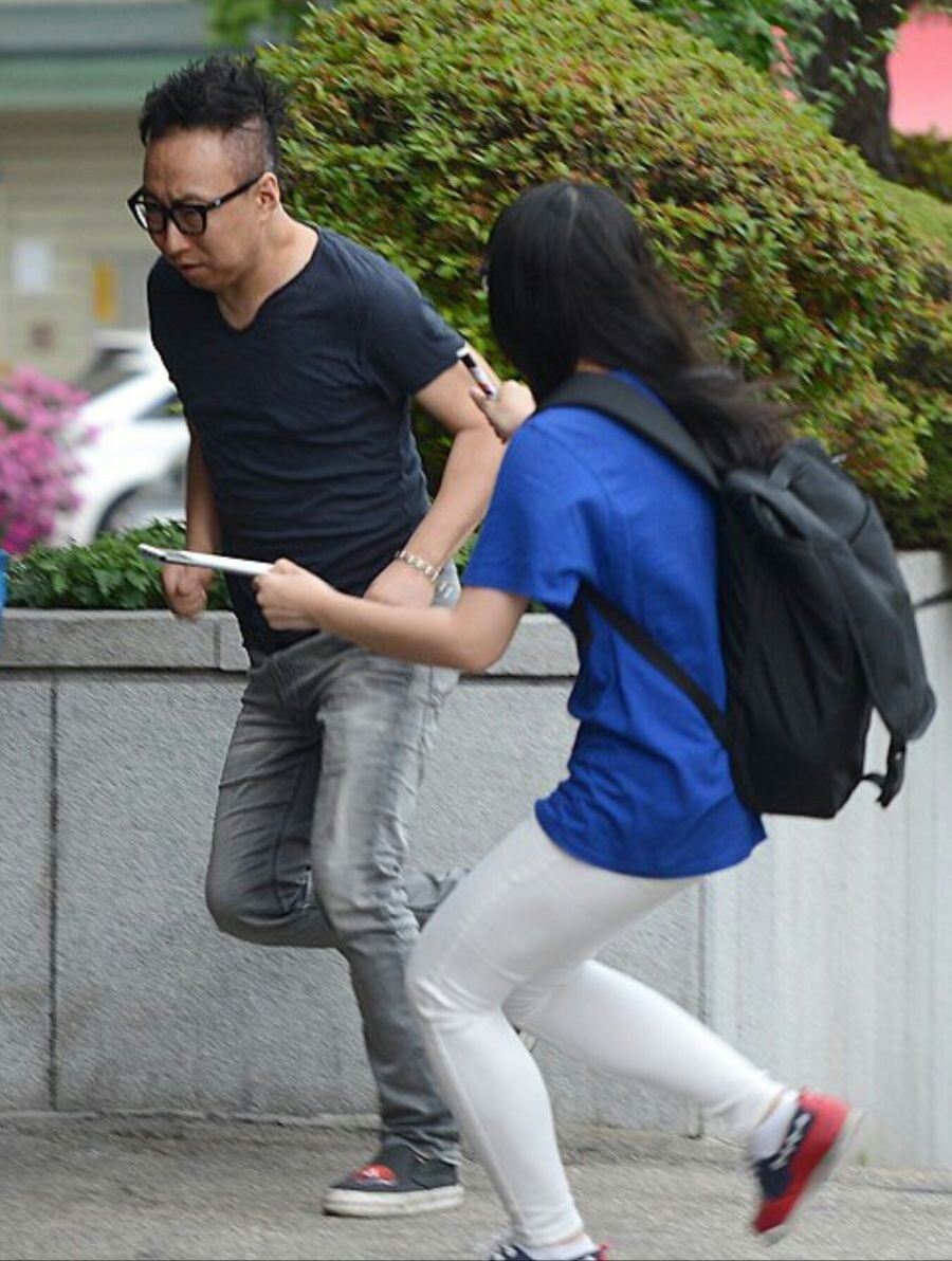 아빠! 그는 잘못한게 없는데 왜 도망 가는 거죠?_3.jpg