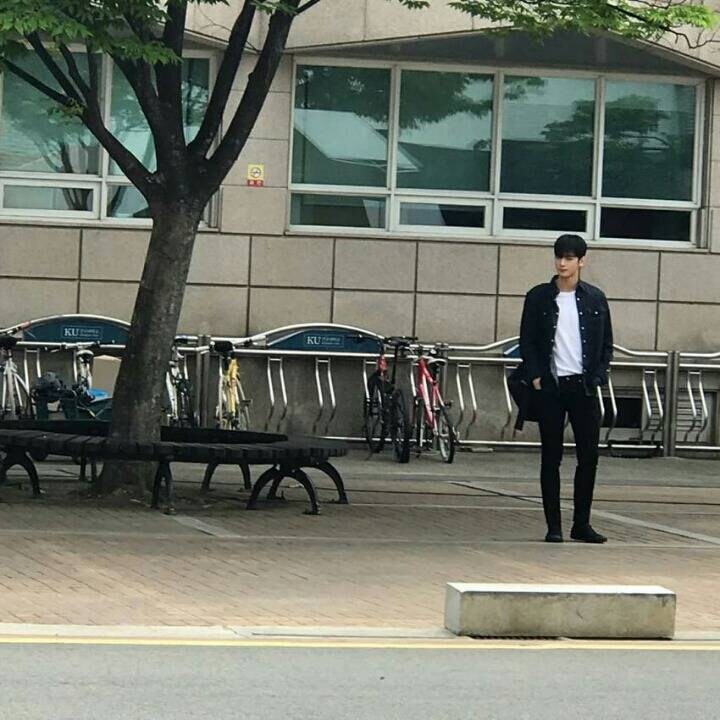 차은우 실제로 보면 얼굴보다 먼저 눈에 들어온다는 것.jpg_2.jpg