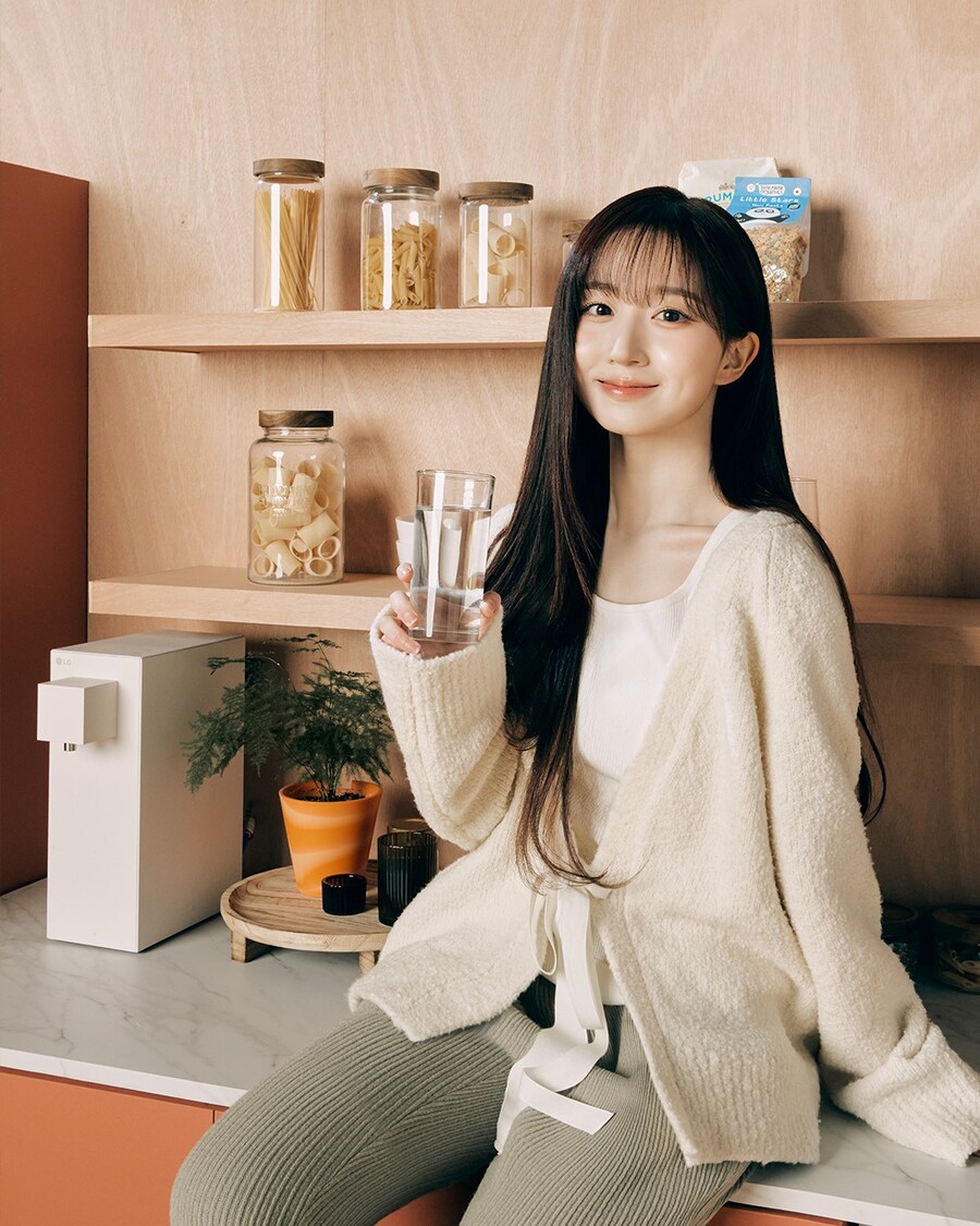 (엔믹스)촬영장에서 Jammy지게 놀다 간 화보 촬영 메이킹 필름_18.jpg