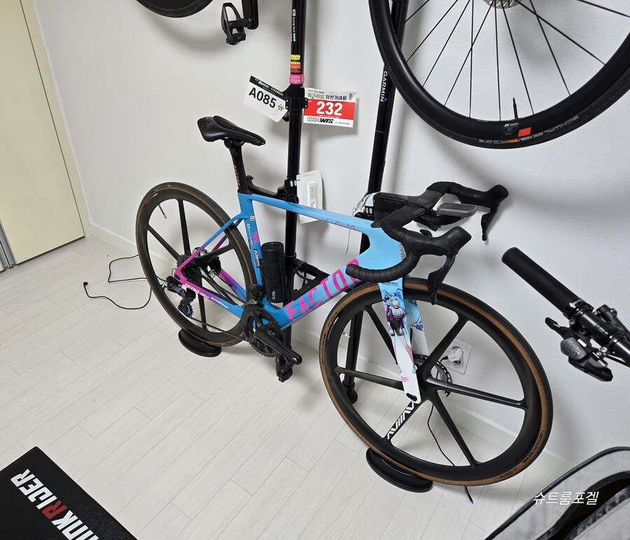 팩터 오스트로뱀 미쿠 에디션 그림이 완성 되었습니다_2.jpg