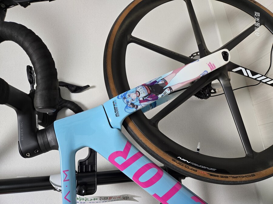 팩터 오스트로뱀 미쿠 에디션 그림이 완성 되었습니다_3.jpg