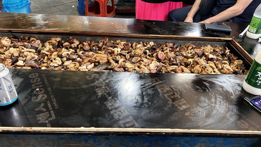 모란시장 돼지부속 무한리필, 약한 자는 못 버틴다_5.jpg