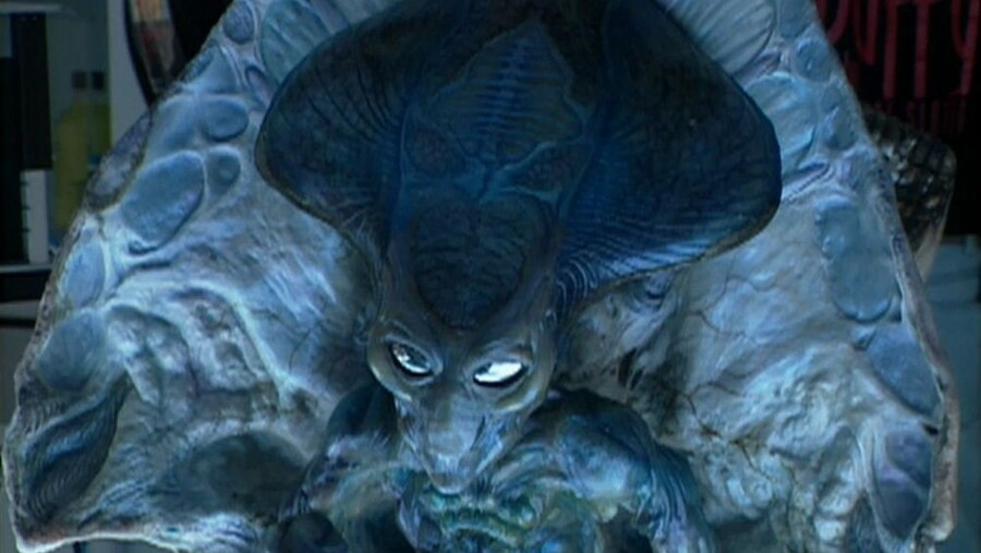 프레데터 신작 영화 예고편 속 떡밥들_4.png