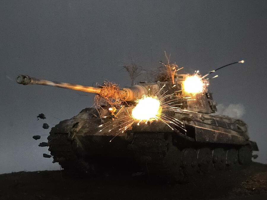 진격의 킹타이거_22.jpg