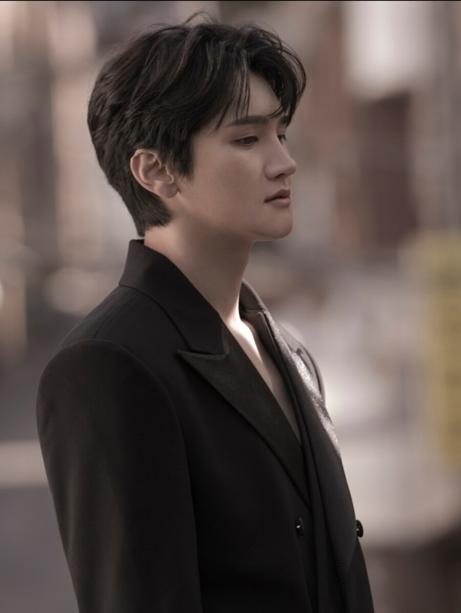 “한 잔에 담긴 진심”…안지완, 신곡 ‘인생주’ 감성 포토→성숙한 음악 세계 예고_1.jpg