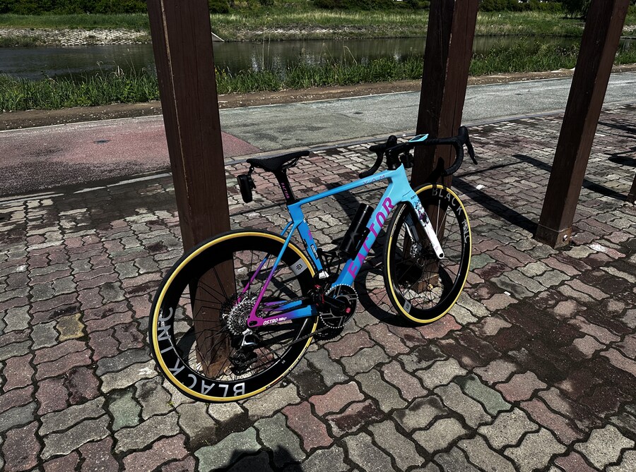 자전거 기변 후기_팩터 하츠네미쿠 2024 에디션_1.png