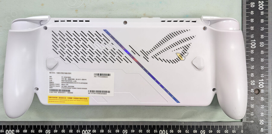 ASUS ROG Ally 2 휴대용 게임기 유출_4.jpg