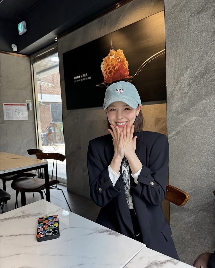 JYP니쥬) 야마구치 마코 (山口真子), 서울 나들이_4.jpg