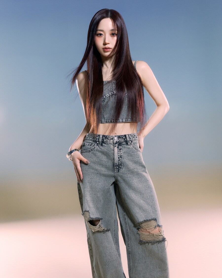 [엔믹스] GUESS와 함께해 더욱 특별한 하루❣️ | GUESS 광고 비하인드_6.jpg