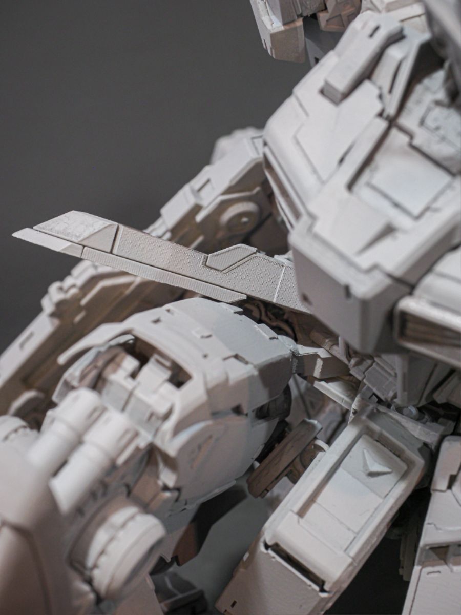 PG 언리쉬드 뉴 건담 원형 확대 전시 사진_4.jpg