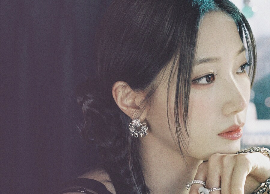 [르세라핌] JP 4th SG 'DIFFERENT' 컨셉 포토 2 솔로_10.jpg