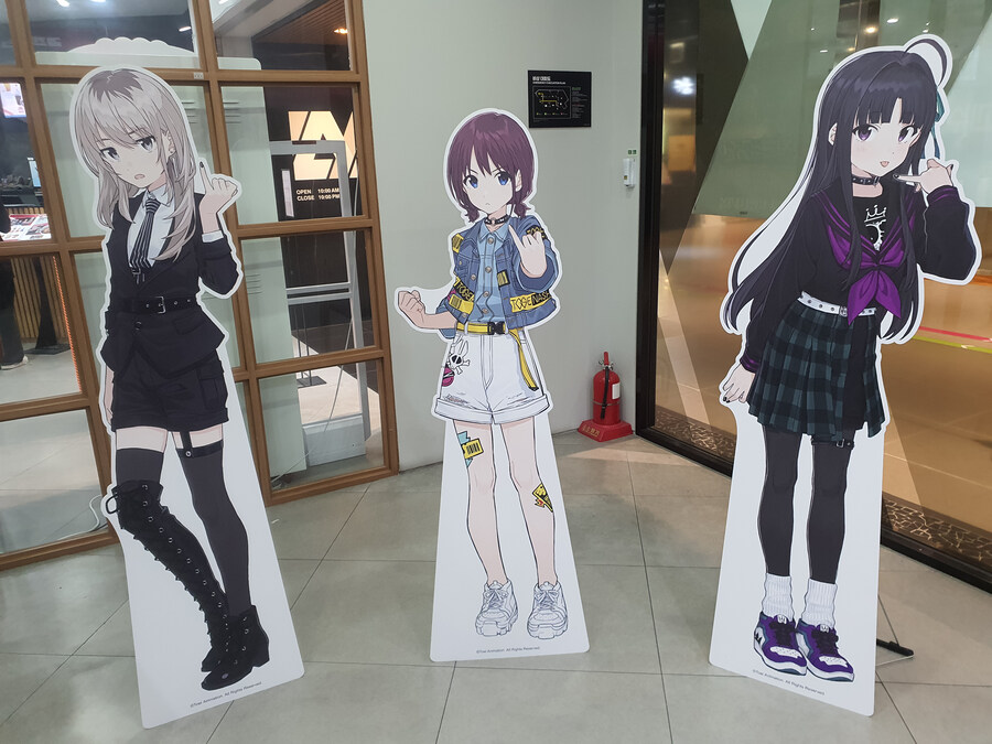 애니플러스) 걸즈 밴드 크라이, 홀로라이브 콜라보 카페 20250519_1.jpg