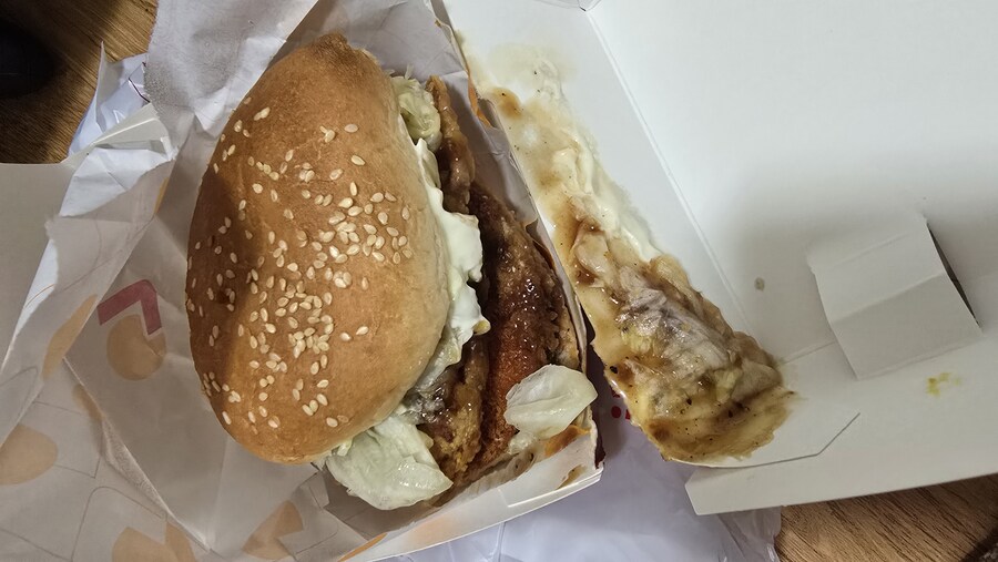 돈 아까운 롯데리아 크랩얼라이브 버거_2.jpg