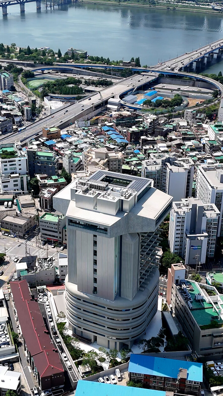 새로 지어진 젠틀몬스터 신사옥!_6.jpg