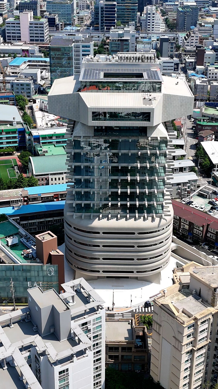 새로 지어진 젠틀몬스터 신사옥!_8.jpg