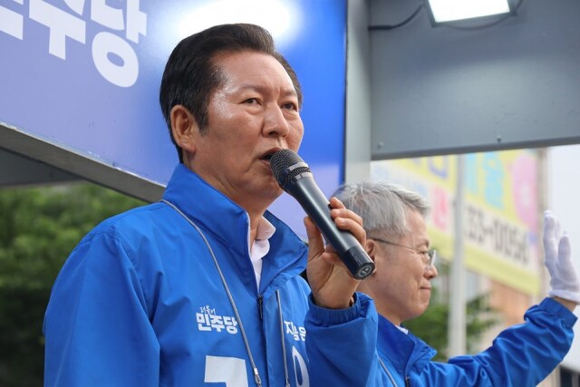 [속보]정청래 “단일화 장난질에 이재명 지지자들 투표심리 자극…역효과만 커져”_1.png