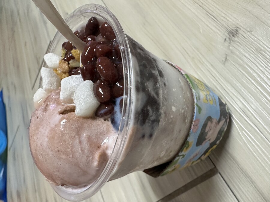 매장마다 차이가 있는 메가카피 팥빙젤라또_2.jpg