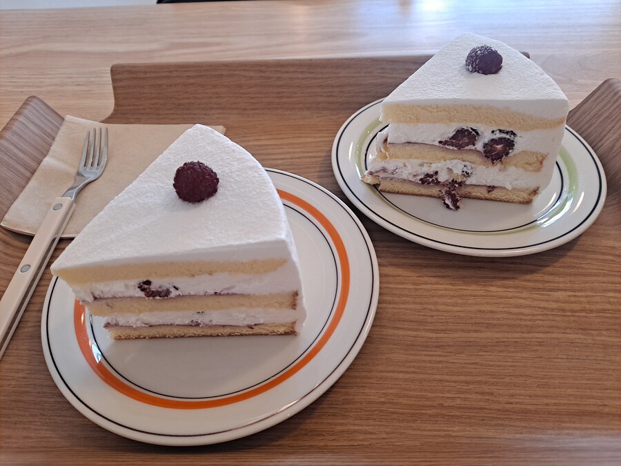 산딸기생크림케이크 🍰_1.jpg
