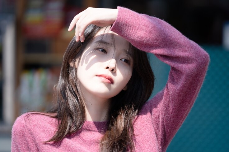 멜론 매거진, 아이유 [꽃갈피 셋] 자켓 촬영 현장_6.jpg