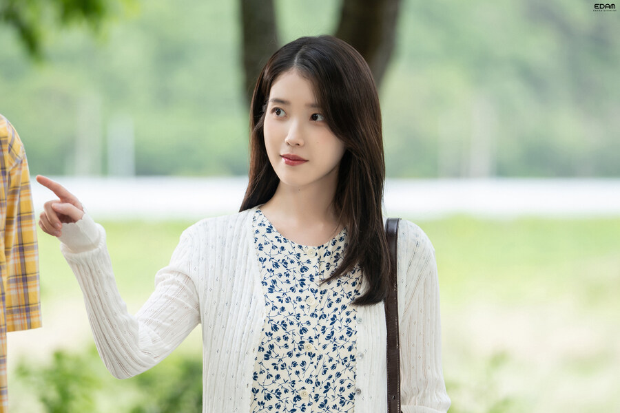 아름다운 시절 속 한 장면 ‘Never Ending Story’ MV 비하인드_13.jpg