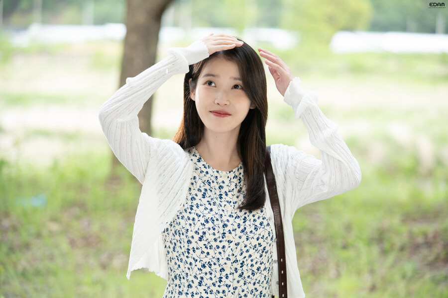 아름다운 시절 속 한 장면 ‘Never Ending Story’ MV 비하인드_15.jpg