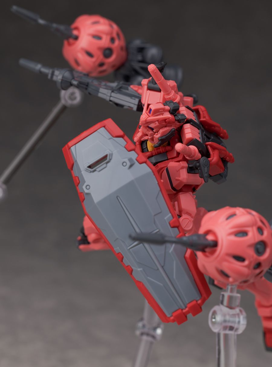 HG GQ 1/144 붉은 건담 해외 리뷰_94.jpg
