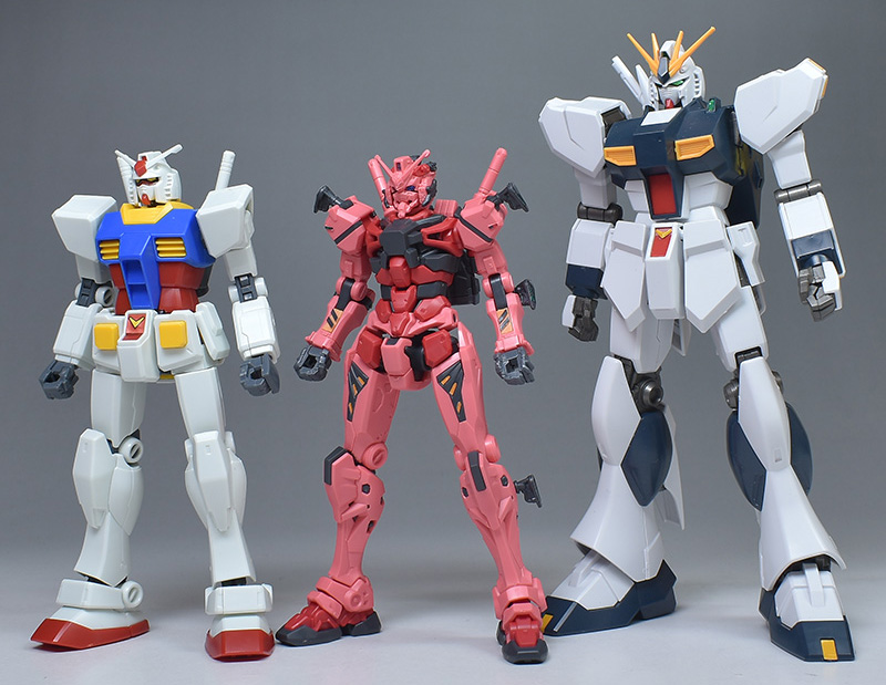 HG GQ 1/144 붉은 건담 해외 리뷰_97.jpg