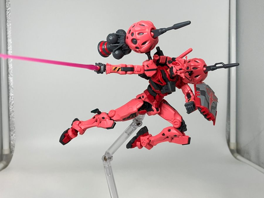 HG GQ 1/144 붉은 건담 해외 리뷰_102.jpg