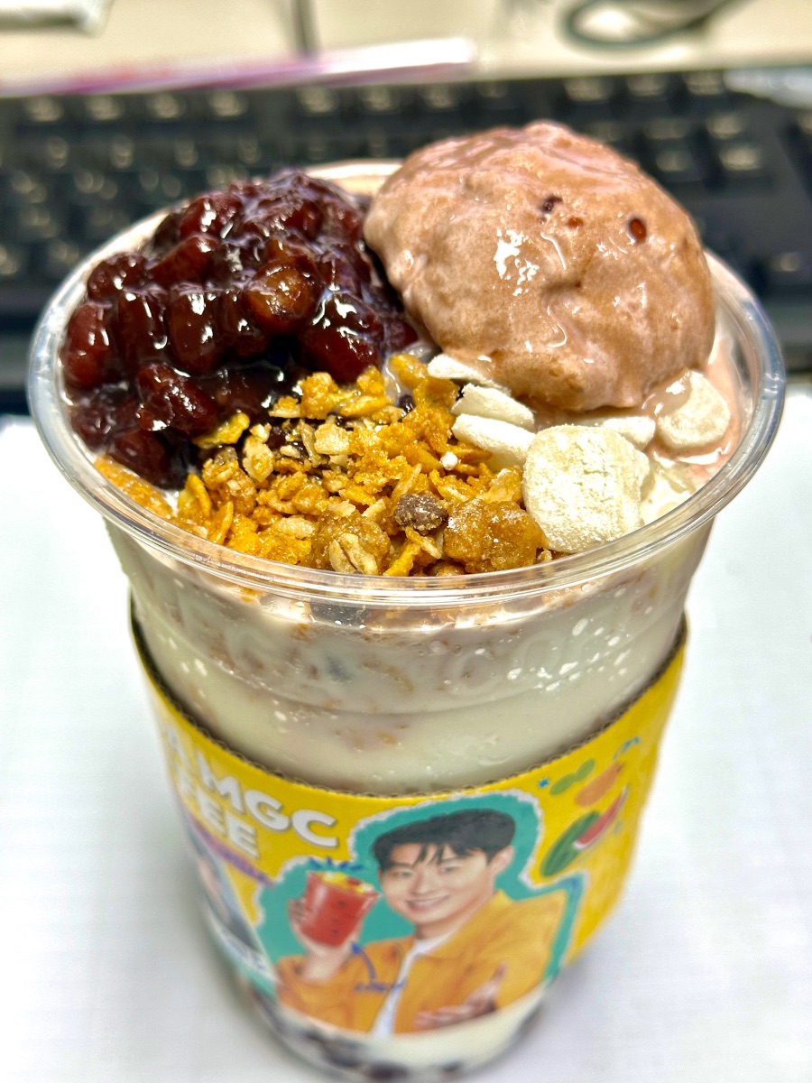 메가커피 알바들의 눈물이라는...팥빙젤라또_1.jpeg