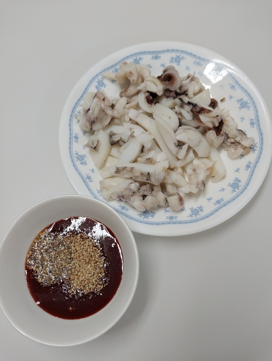 집밥-오징어숙회백반_2.jpg