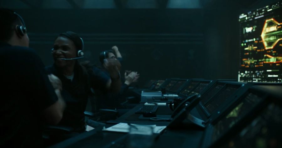 [탑건]젋은 시절의 혈기가 다시 살아난 매버릭_7.jpg